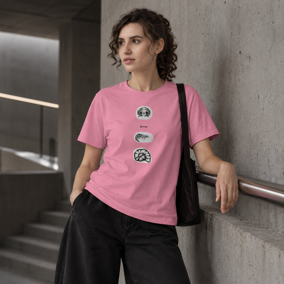 Women’s organic ribbed neck t-shirt