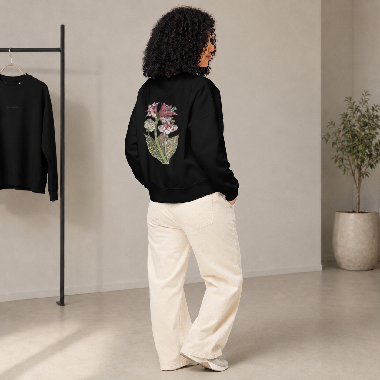 Amaryllis Sweatshirt - Still Growing